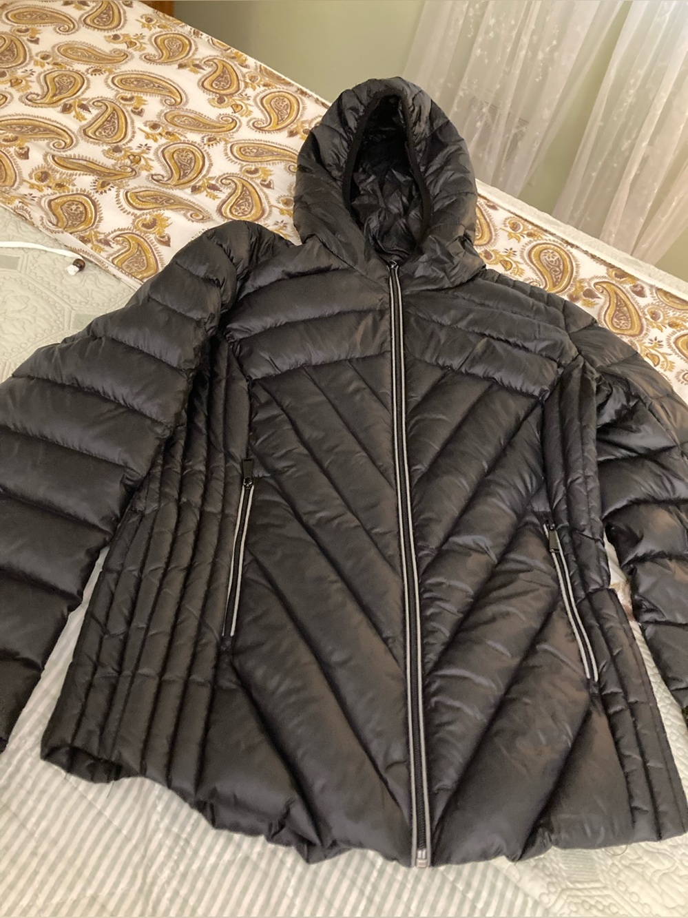 BCBGeneration Womens Sm Black Ultra Light Weight Packable Down Puffer Jacket